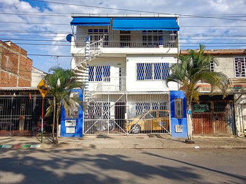 A La Venta Casa En El Barrio Los Guaduales, En Cali - Colombia, Tres Pisos Independientes. Excelente Oportunidad De Inversion