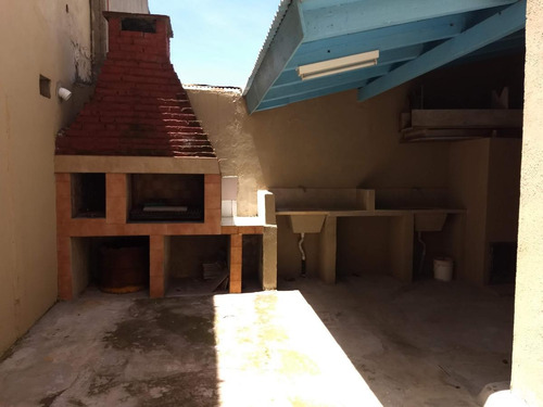 Edificio Comercial En Venta En Gregorio De Laferrere