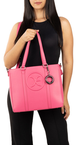 Bolsa Tote Cloe Para Mujer Monograma Alto Relieve Con Charm Color Rosa