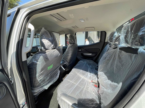 Imagen 17 de 17 de Mitsubishi L200 2023 2.4 Di-d High Power 181cv Cuero