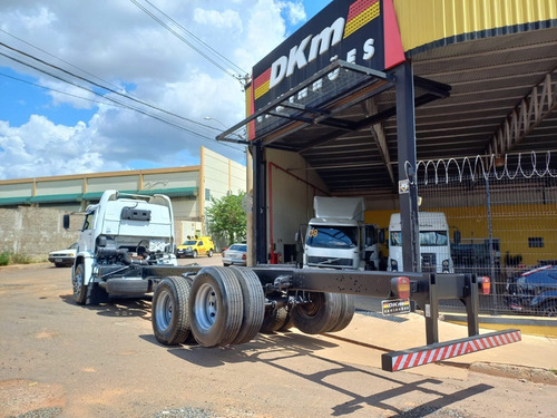 Imagem 6 de 12 de Vw 18.310 Titan 2004 Chassi 6x2