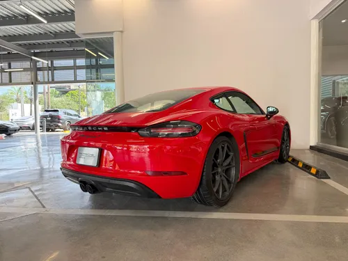 Porsche Cayman 2.0 T Coupé Pdk At