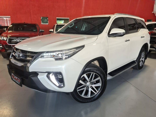 Imagem 1 de 10 de Toyota Hilux Sw4 2.8 Srx 4x4 7 Lugares 16v Turbo