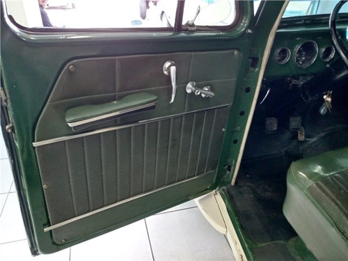 Ford Rural 2.6 4x2 6 Cilindros 12v Gasolina 2p Manual