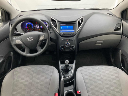 Imagem 10 de 10 de Hyundai Hb20s 2018 1.6 Comfort Plus Flex 4p