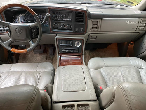 Imagen 9 de 14 de Flamante Cadillac Escalade 2002 Nacional Totalmente Original
