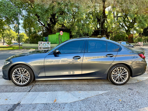 BMW Serie 3 3.0 330i Sedan Sport Line Shadow