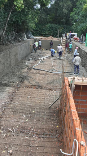 Pileta De Hormigon Armado Y Proyectado E Gunitado