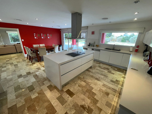 Casa En Venta En El Nacional Club De Campo