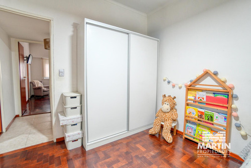 Casa En Venta En Olivos 4 Ambientes, 2 Dormitorios Con Vestidor, Patio Propio. A 2 Cuadras De Av.