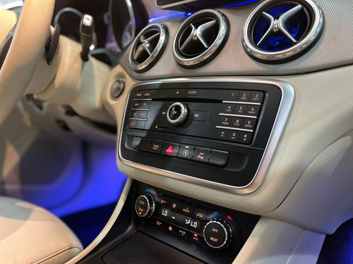 Imagem 9 de 13 de Mercedes-benz Gla 200 1.6 Cgi Enduro 16v Turbo Flex 4p Au