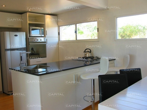 Muy Buena Casa En Venta En Punta Piedras, Manantiales.- Ref: 25371