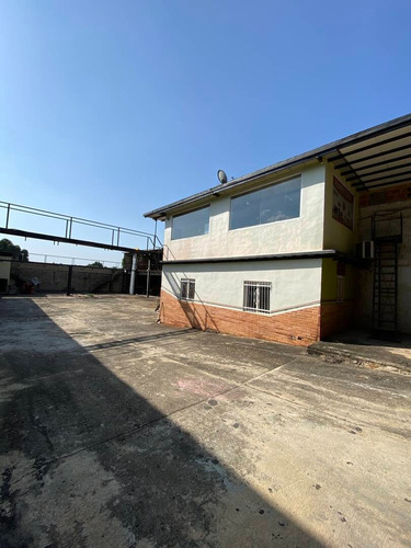 Annic Coronado Vende Galpon En Av Lisandro Alvarado Valencia Estado Carabobo 273399