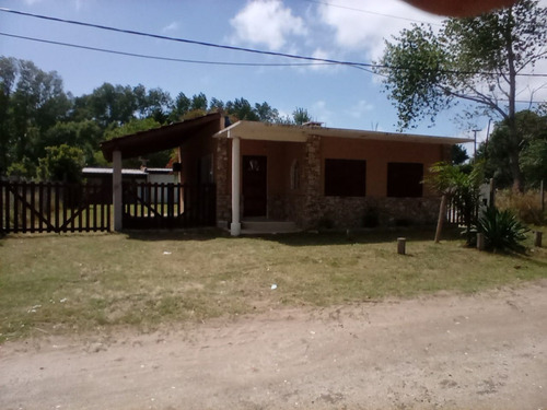 Imagen 3 de 12 de Casa 3 Ambientes Aguas Verdes 6 Personas Y Depto Para 3 Y 4 - Fin De Semana Aguas Verdes Cerquita De San Bernardo