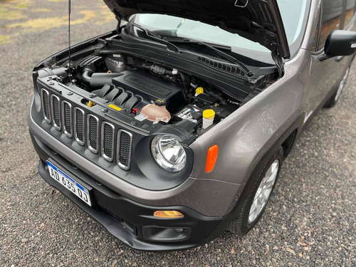 Imagen 10 de 10 de Jeep Renegade 2019 1.8 Sport