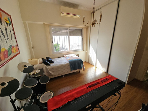 Casa Lote Propio 5 Amb. Con Jardín Y Pileta Floresta
