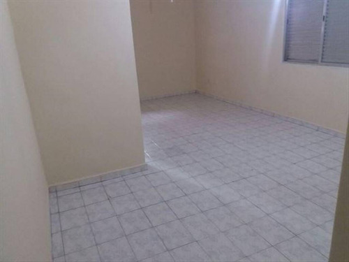 Imagem 12 de 30 de Casa Enorme Em Otimo Estado Bom Para Morar Com Sua Familia Casa Bem Espaçosa Proximo Tambem De Mercados Farmacias Praia Do Itarare Em Uma Das Melhores Ruas De São Vicente Tambem Fica Proximo Do Batal
