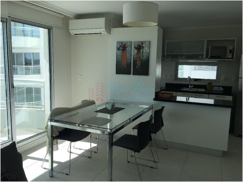 Apartamento En Brava, 1 Dormitorios *- Ref: 2481