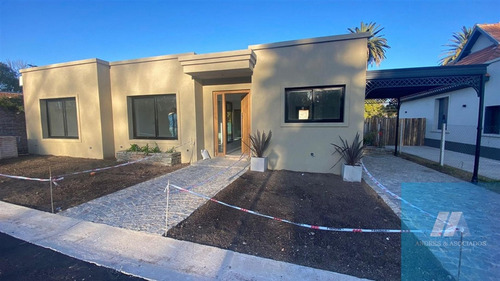 Imagen 2 de 15 de Venta Casa Barrio Las Catecas En Bella Vista