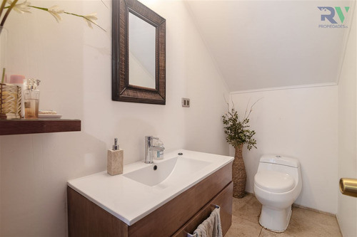 Preciosa Casa En Venta De 4 Dormitorios