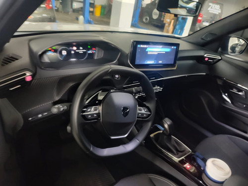 Peugeot 2008 1.0T Allure