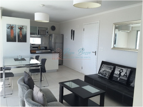Apartamento En Brava, 1 Dormitorios *- Ref: 2481