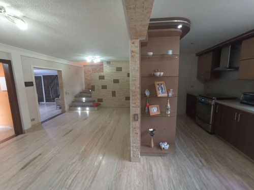 Imagen 4 de 14 de En Venta Townhouse En Urb. El Bosque, Res. Trapiche - Valencia