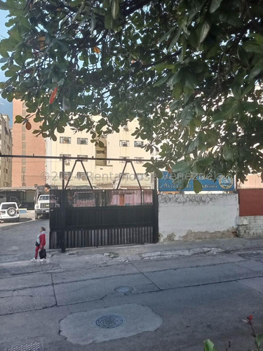 24-15818 Se Vende Excelente Terreno En El Corazón De La Ciudad