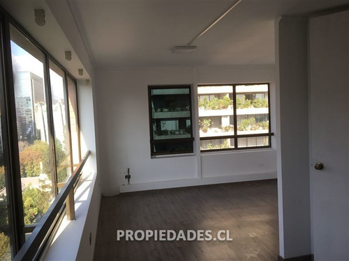 Imagen 7 de 13 de Oficina O Consulta Médica En Venta En Las Condes