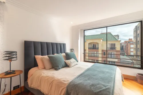 Apartamento En Venta En Chicó Navarra. Cod V16129