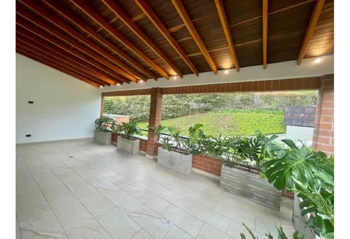 Vendemos Casa En Rionegro - Llanogrande Sector Tablazo