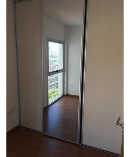 Hermoso Dpto 2 Ambientes Contrafrente Con Balcon Y Parrilla.