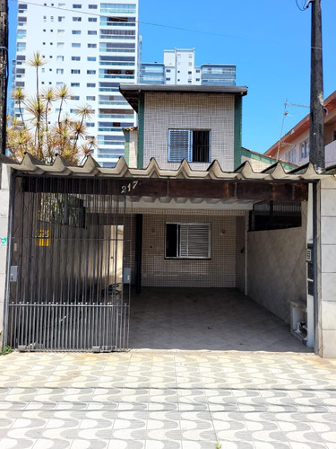 Sobrado 4 Dormitórios 3 Wc Vila Tupi 200 M. Da Praia 171m2.