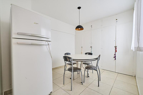Departamento 4 Ambientes Luminoso Con Balcon Y Bajas Expensas En Colegiales