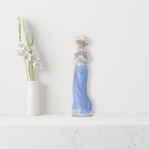 Escultura De Mujer, Mxmvg-001, 1pz, Azul/blanco, 30x12x12, P Color Blanco/Azul