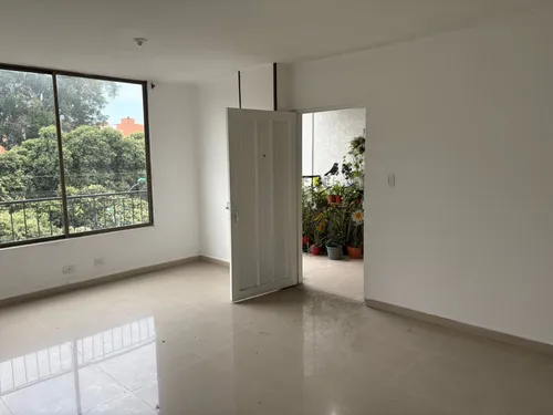 Edificio En Venta En El Ingenio Iii. Cod V8562