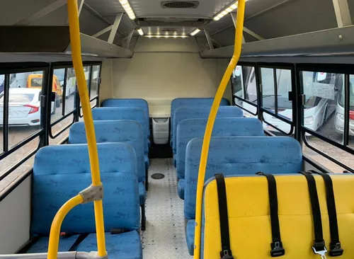 Para não faltar à aula: ônibus escolar 4x4 tem TV e até frigobar