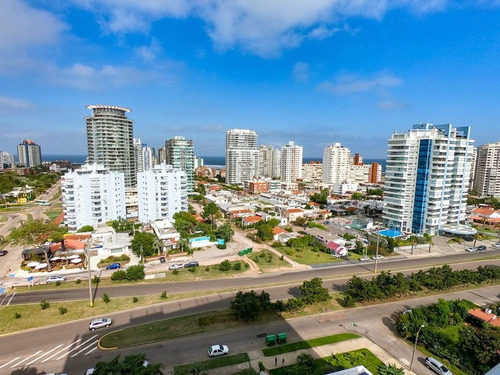 Imagen 27 de 28 de Apartamento 3 Dormitorios En Playa Mansa, Punta Del Este - Alexander