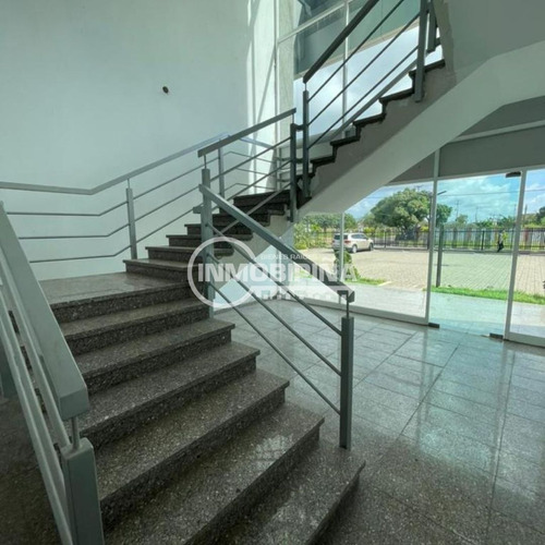 Inmobipiña Vende Edificio Comercial En La Calle Neveri, Unare, Puerto Ordaz, Estado Bolivar - Dp