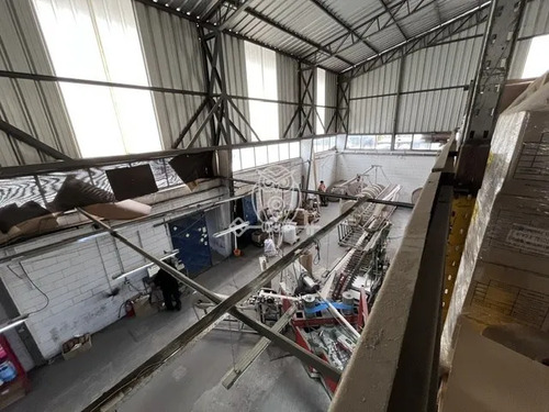 Venta Activo Industrial, San Joaquín Con 92 Mts. De Frente