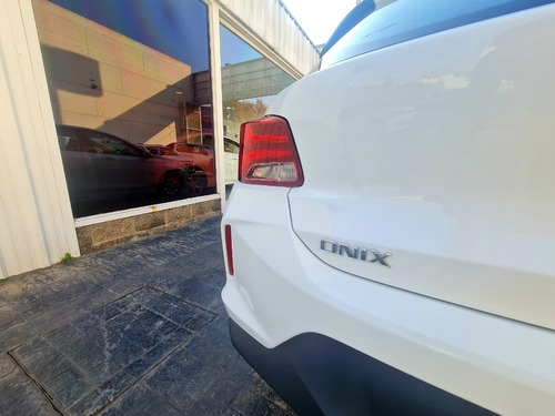 Imagen 14 de 24 de Nuevo Chevrolet Onix 1.2 Lt Tech 2023 0km Color Smartin1