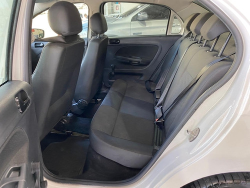 Volkswagen Voyage 1.0 12V MPI TOTALFLEX 4P MANUAL