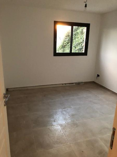 Imagen 11 de 30 de Duplex De Tres Ambientes En Venta, En Ituzaingo. Con Patio Y Cochera.