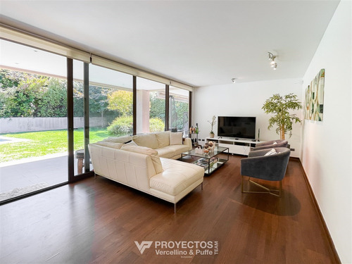 Casa En Arriendo De 4 Dorm. En Lo Barnechea