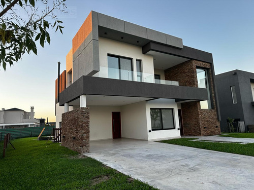 Casa En Venta En El Barrio Ceibos - Puertos / Escobar