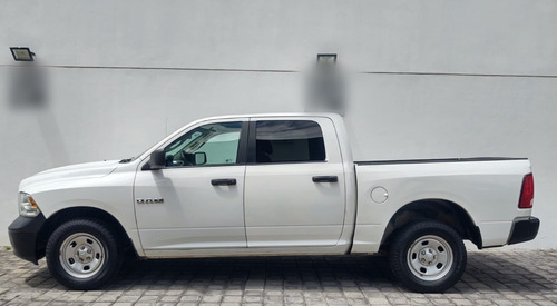 Imagen 3 de 12 de Ram 1500 Crew Cab Slt V6 4x2
