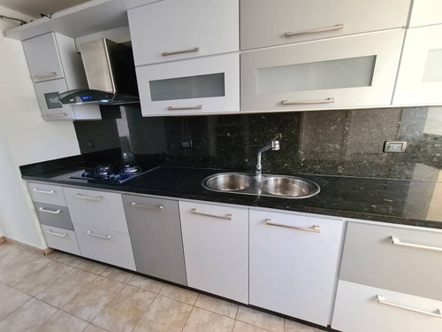 Imagen 8 de 25 de Fernando Guerrero Vende Apartamento En Urb El Bosque Res Vista Real