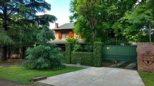 Imagen 1 de 14 de Chalet En Venta Cond En Parque Leloir