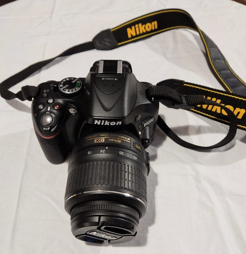 Cámara Digital Nikon D5200 Con Muy Poco Uso