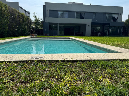 Casa En Venta Buenos Aires Village Bella Vista